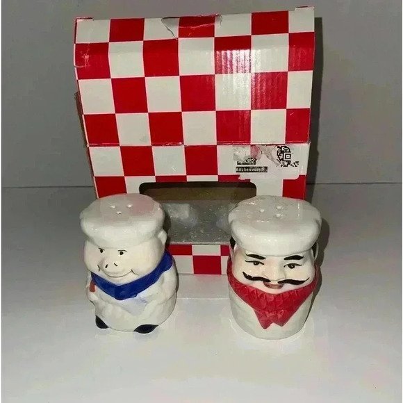 Pig & Chef SALT AND PEPPER SHAKERS Bright Colors New In Box, box is worn - Picture 1 of 6